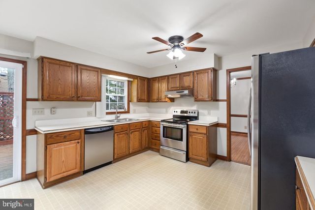 1130 COLUMBUS DR, Stafford, VA 22554