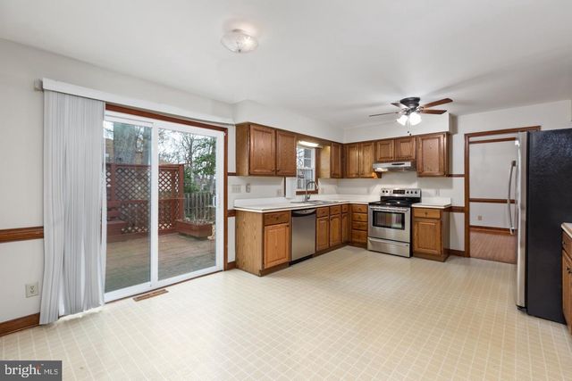 1130 COLUMBUS DR, Stafford, VA 22554