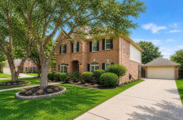 3 Amberstone Drive, Sugar Land, TX 77479