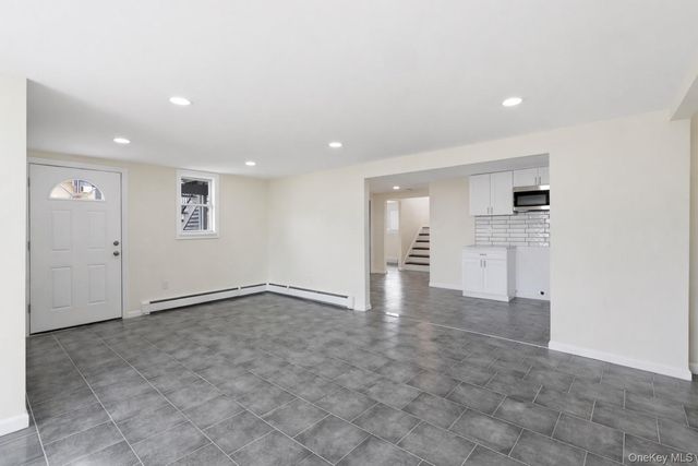 41 Madison Avenue, Amityville, NY 11701