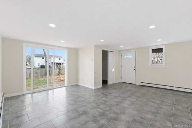 41 Madison Avenue, Amityville, NY 11701