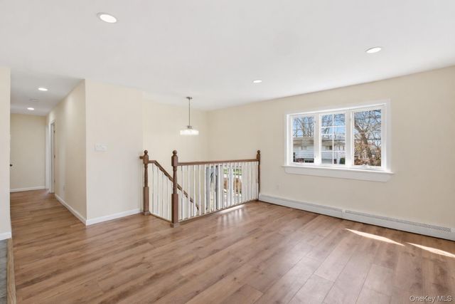 41 Madison Avenue, Amityville, NY 11701