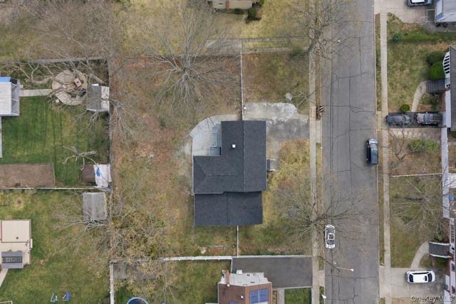 41 Madison Avenue, Amityville, NY 11701