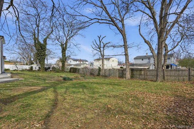 41 Madison Avenue, Amityville, NY 11701