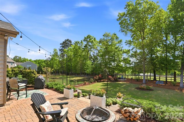 2404 Napa Valley Drive, Waxhaw, NC 28173