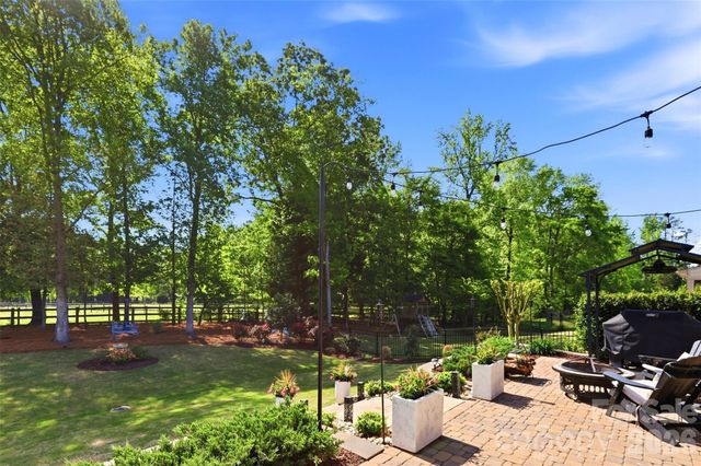 2404 Napa Valley Drive, Waxhaw, NC 28173