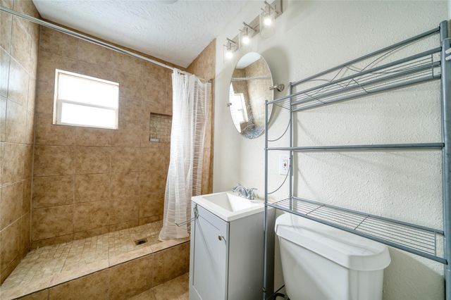 303 Park Street, Baytown, TX 77520