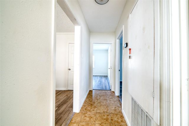 303 Park Street, Baytown, TX 77520