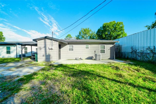 303 Park Street, Baytown, TX 77520