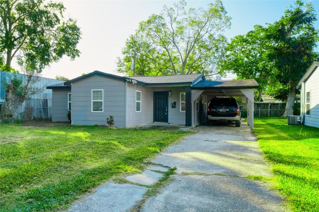 303 Park Street, Baytown, TX 77520