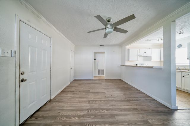 303 Park Street, Baytown, TX 77520