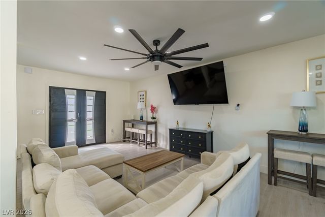 3080 Garnet Court, Las Vegas, NV 89121