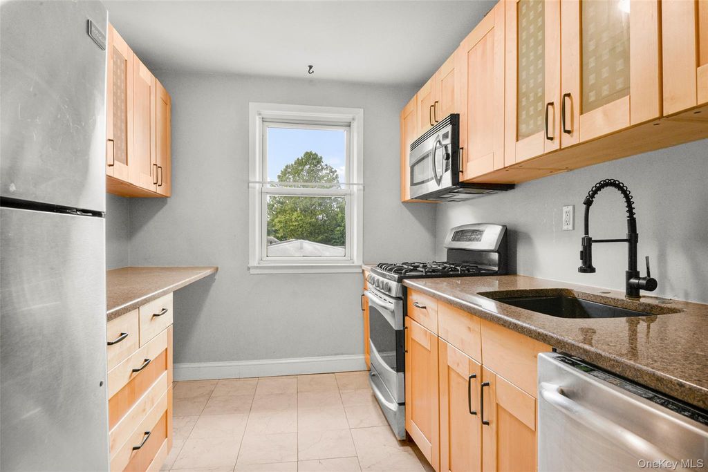 6 Avon Circle C, Rye Brook, NY 10573 — photo 5