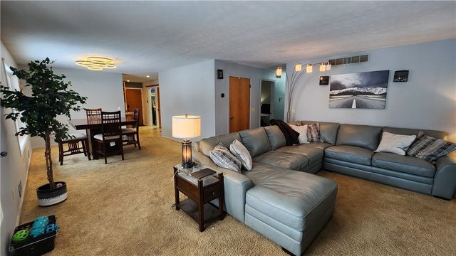 2071 Stonehedge Drive, Ontario, NY 14519