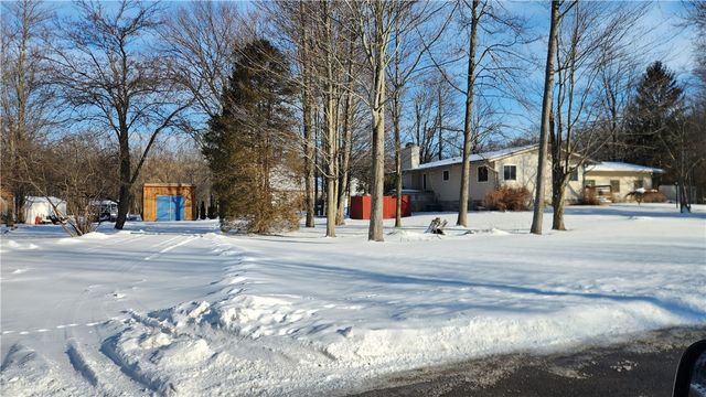 2071 Stonehedge Drive, Ontario, NY 14519