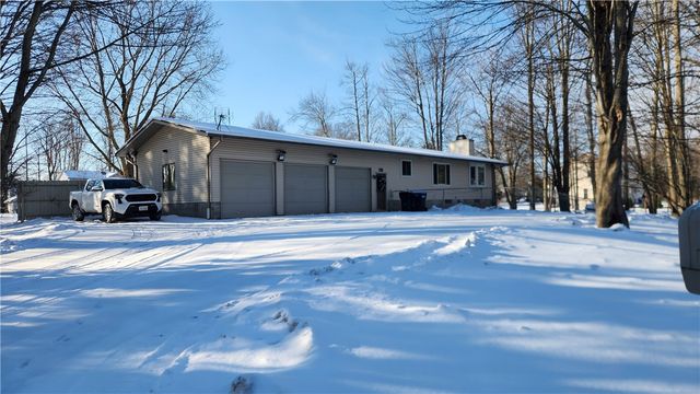 2071 Stonehedge Drive, Ontario, NY 14519