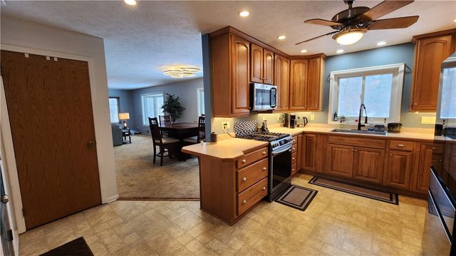 2071 Stonehedge Drive, Ontario, NY 14519