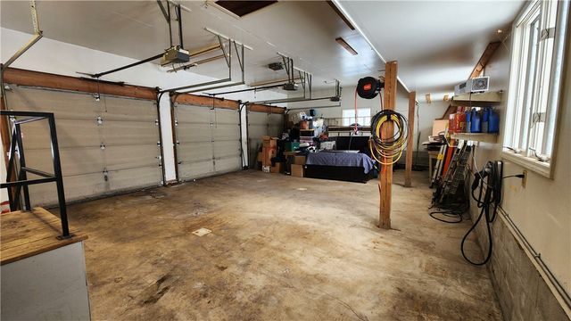 2071 Stonehedge Drive, Ontario, NY 14519