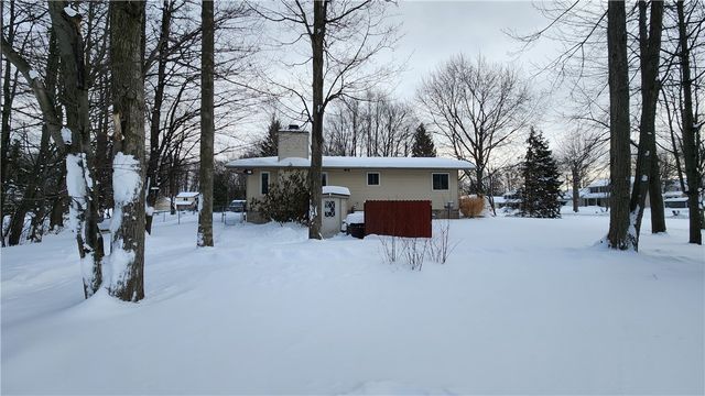 2071 Stonehedge Drive, Ontario, NY 14519