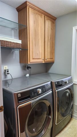 2071 Stonehedge Drive, Ontario, NY 14519