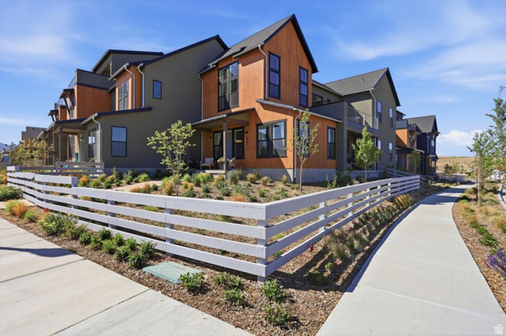 Image 3 of property listing at 6962 W TERRAINE RD #137, West Jordan, UT 84081