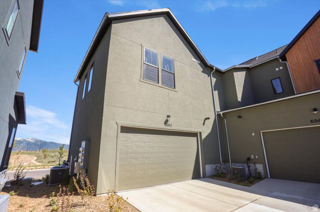 Image 40 of property listing at 6962 W TERRAINE RD #137, West Jordan, UT 84081