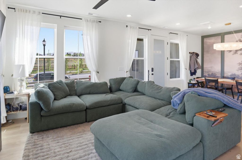 Image 7 of property listing at 6962 W TERRAINE RD #137, West Jordan, UT 84081