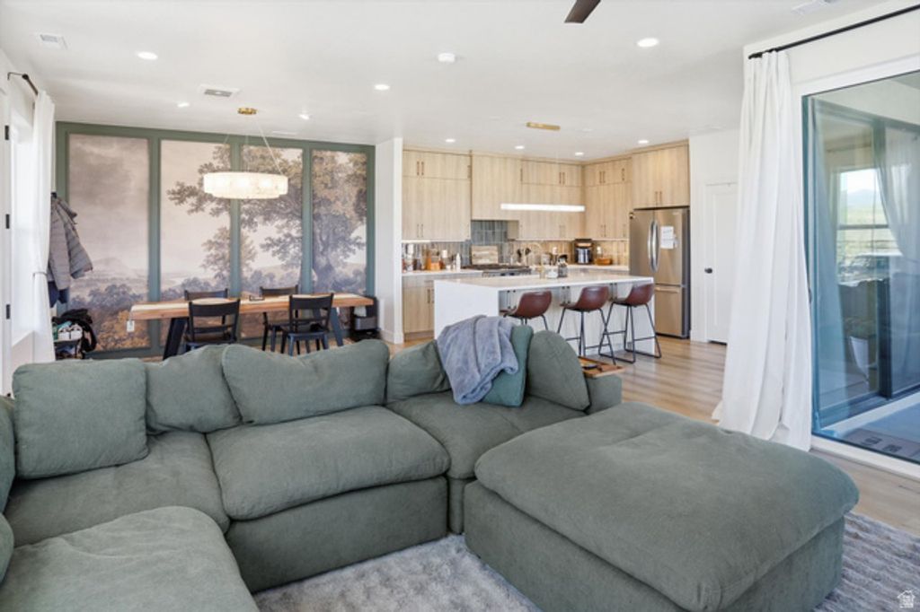 Image 8 of property listing at 6962 W TERRAINE RD #137, West Jordan, UT 84081