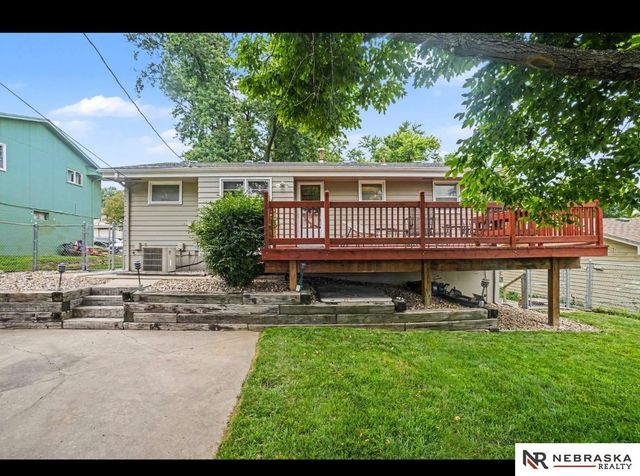 9225 Spaulding Street, Omaha, NE 68134