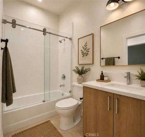 8821 Delco Ave, Winnetka, CA 91306