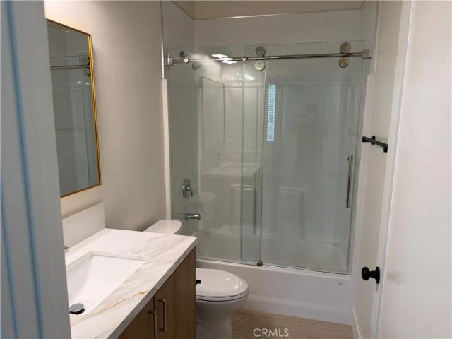 8821 Delco Ave, Winnetka, CA 91306