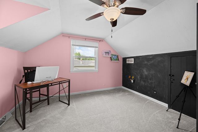 6405 N Hazelwood Avenue, Davenport, IA 52806