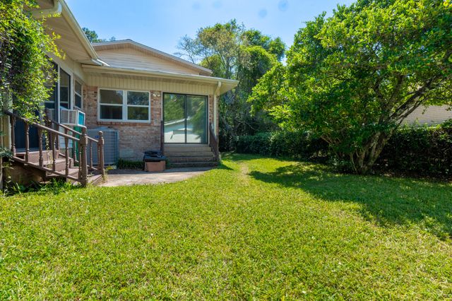 3 Carl Brandt Drive, Shalimar, FL 32579