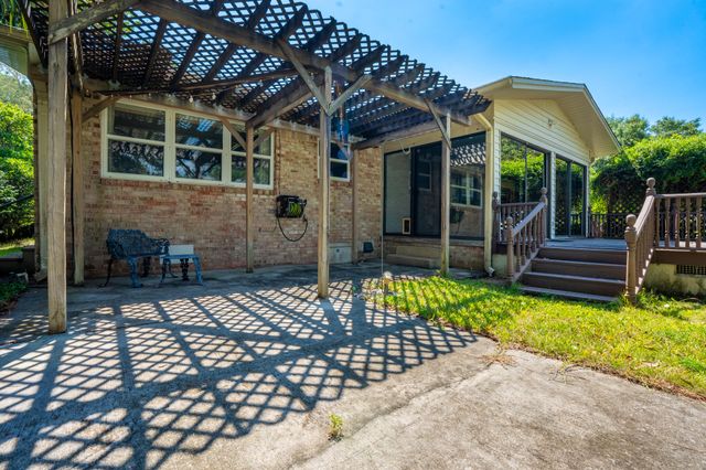 3 Carl Brandt Drive, Shalimar, FL 32579