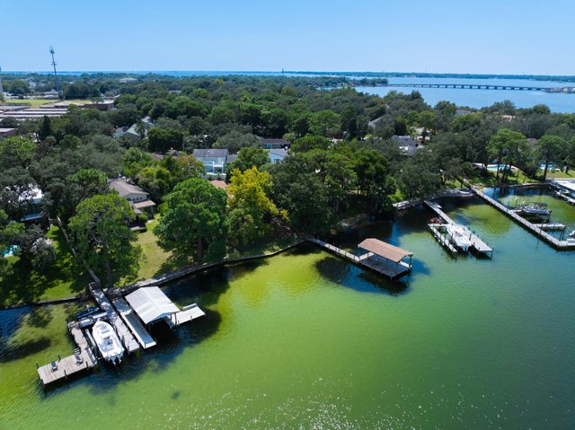 3 Carl Brandt Drive, Shalimar, FL 32579