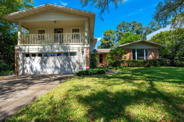 3 Carl Brandt Drive, Shalimar, FL 32579