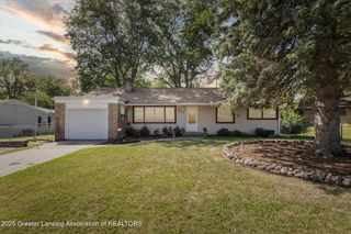 927 Dryer Farm Road, Lansing, MI 48917