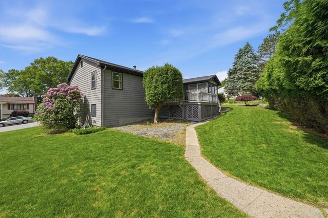 101 Manchester Farm Road, North Providence, RI 02904