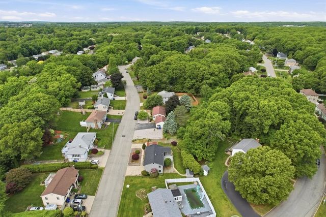 101 Manchester Farm Road, North Providence, RI 02904