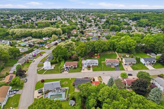 101 Manchester Farm Road, North Providence, RI 02904