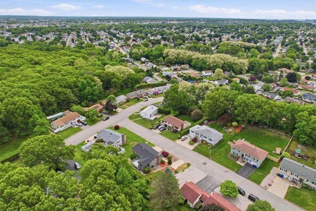 101 Manchester Farm Road, North Providence, RI 02904