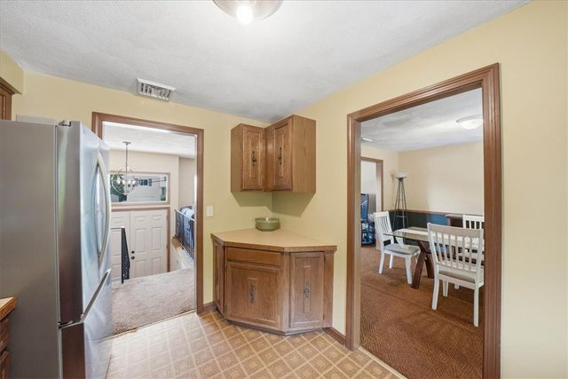 101 Manchester Farm Road, North Providence, RI 02904