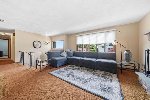 101 Manchester Farm Road, North Providence, RI 02904
