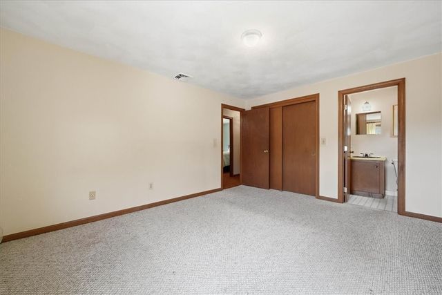 101 Manchester Farm Road, North Providence, RI 02904