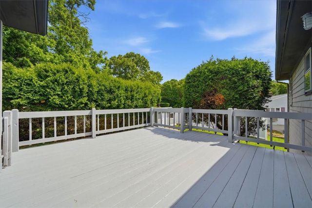 101 Manchester Farm Road, North Providence, RI 02904