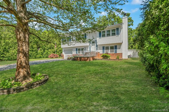 15 Peters Lane, Port Jefferson Station, NY 11776