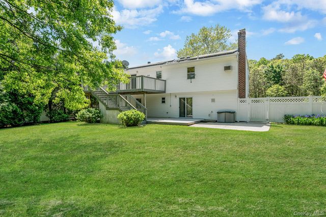 15 Peters Lane, Port Jefferson Station, NY 11776