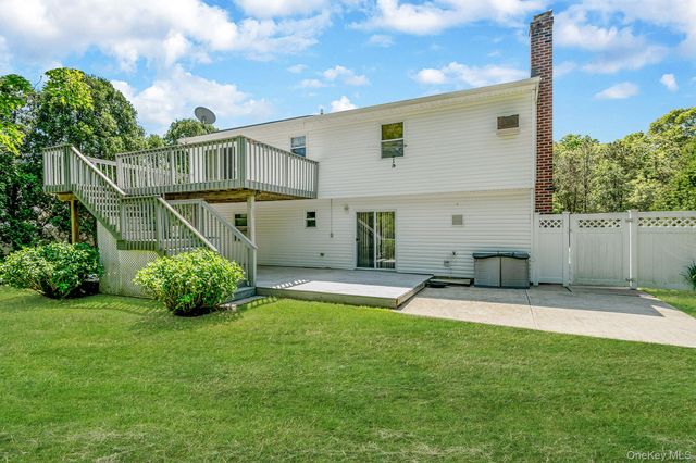 15 Peters Lane, Port Jefferson Station, NY 11776