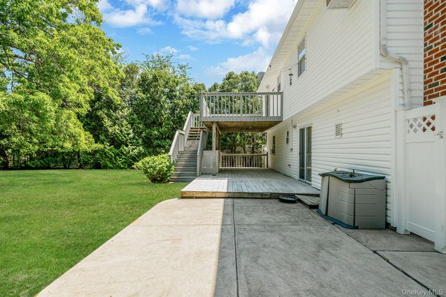 15 Peters Lane, Port Jefferson Station, NY 11776