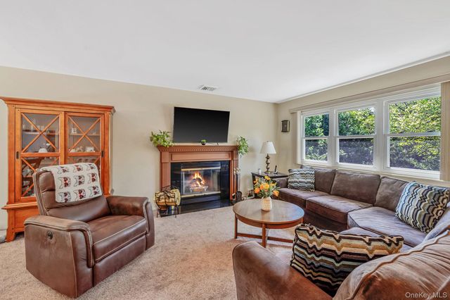 15 Peters Lane, Port Jefferson Station, NY 11776